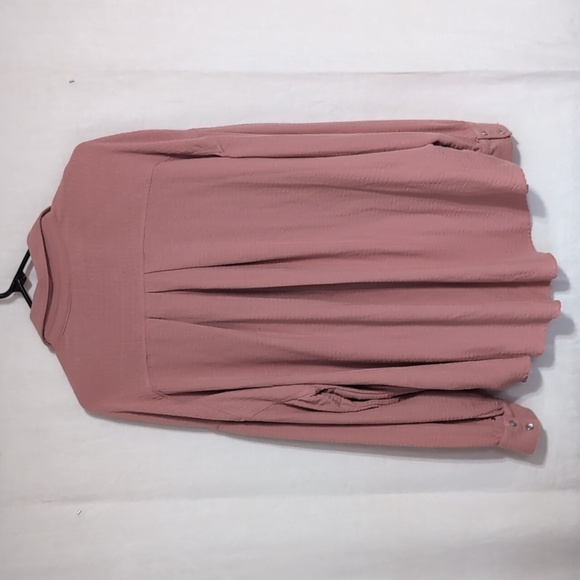 BKE Ash Rose Oversized Button Front Top Blouse Textured Material Size Small NWT - Picture 7 of 7